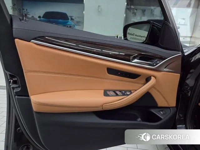 BMW 5 Series (G30) 2022 Серый из Кореи, фото 3