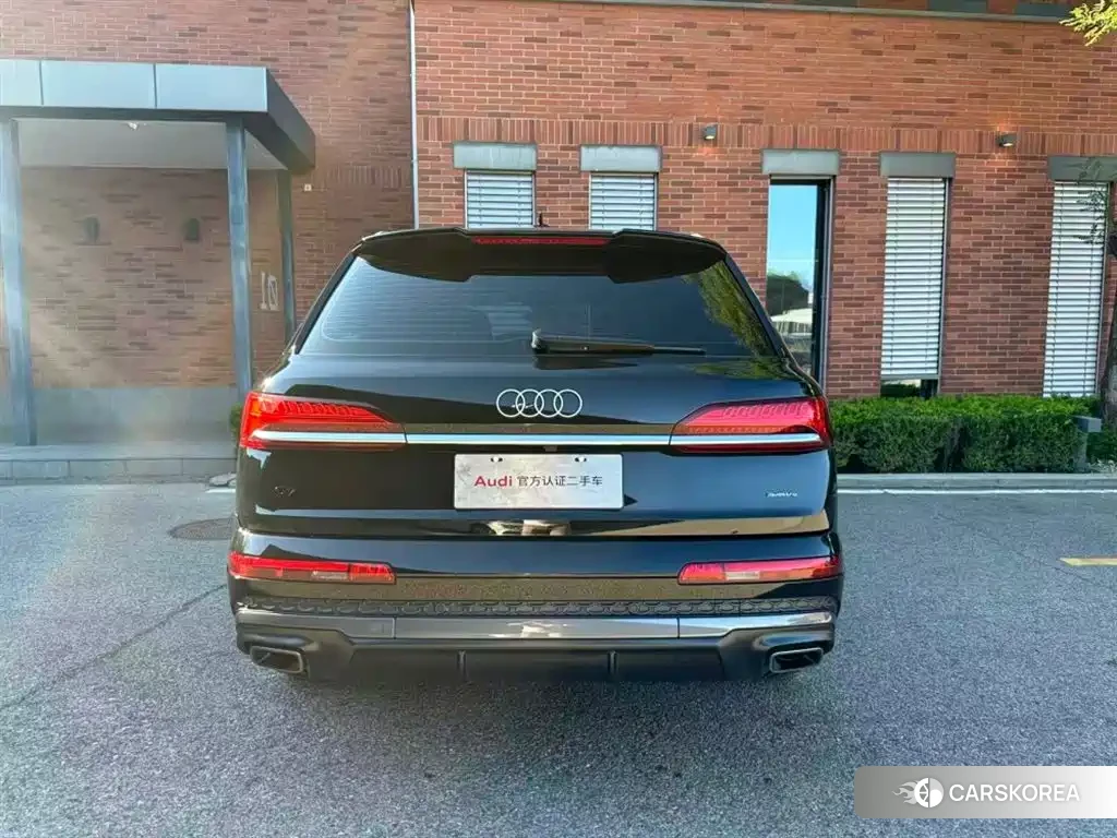 Audi Q7 2026 Черный из Китая, фото 3