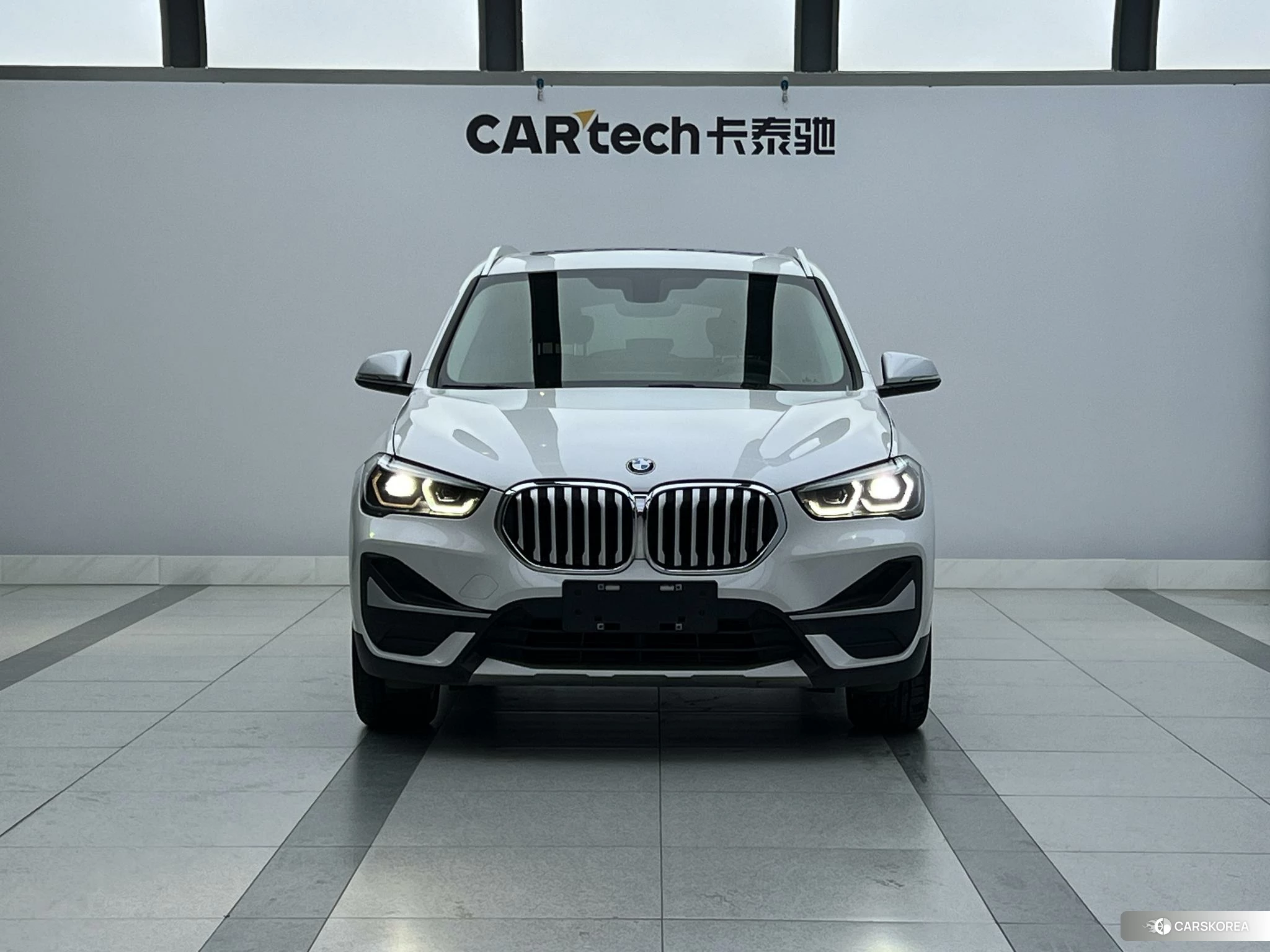 BMW X1 2021 Белый из Китая, фото 3