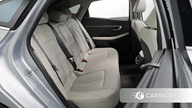 Hyundai Sonata D Edge (DN8) 2023 Серебряный из Кореи, фото 3