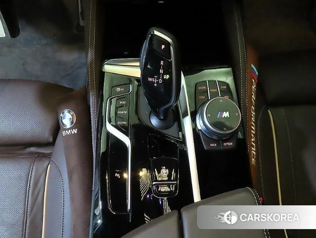 BMW 5 Series (G30) 2022 Белый из Кореи, фото 3