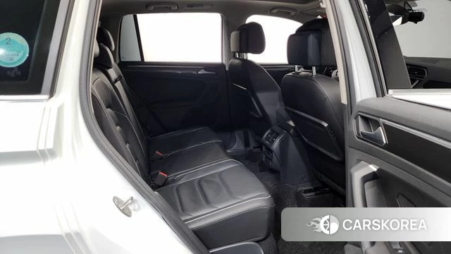 Volkswagen Tiguan second Generation 2019 Белый из Кореи, фото 3