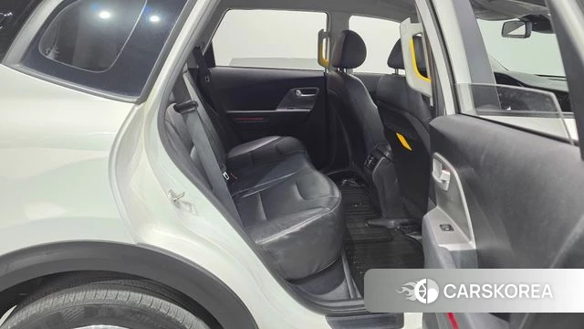 Kia Niro Plus 2023 Белый из Кореи, фото 3