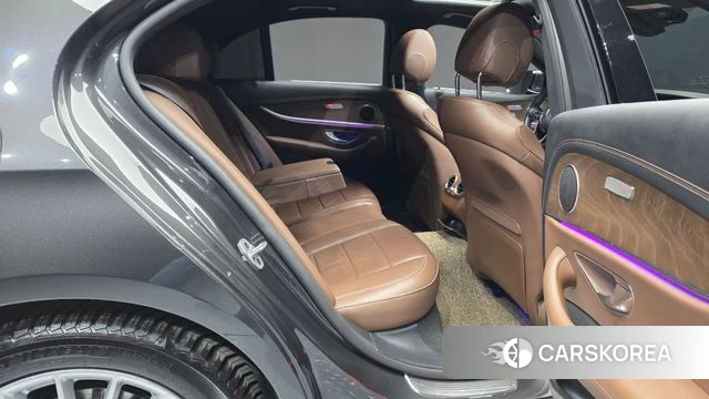 Mercedes-Benz E-Class W213 2022 Серый из Кореи, фото 3