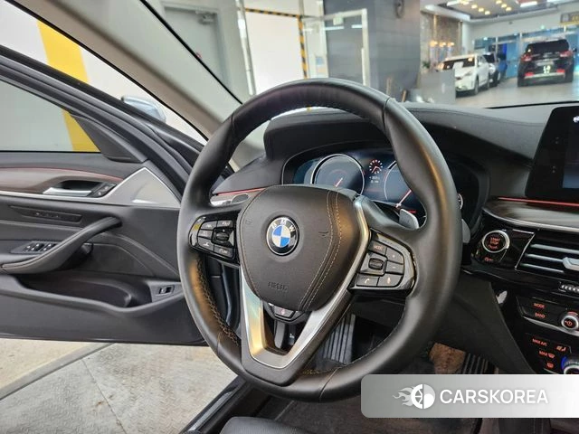 BMW 5 Series (G30) 2018 Серый из Кореи, фото 3