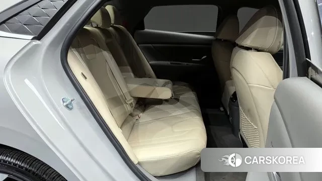 Hyundai The New Avante (CN7) 2025 Серебристо-серый из Кореи, фото 3