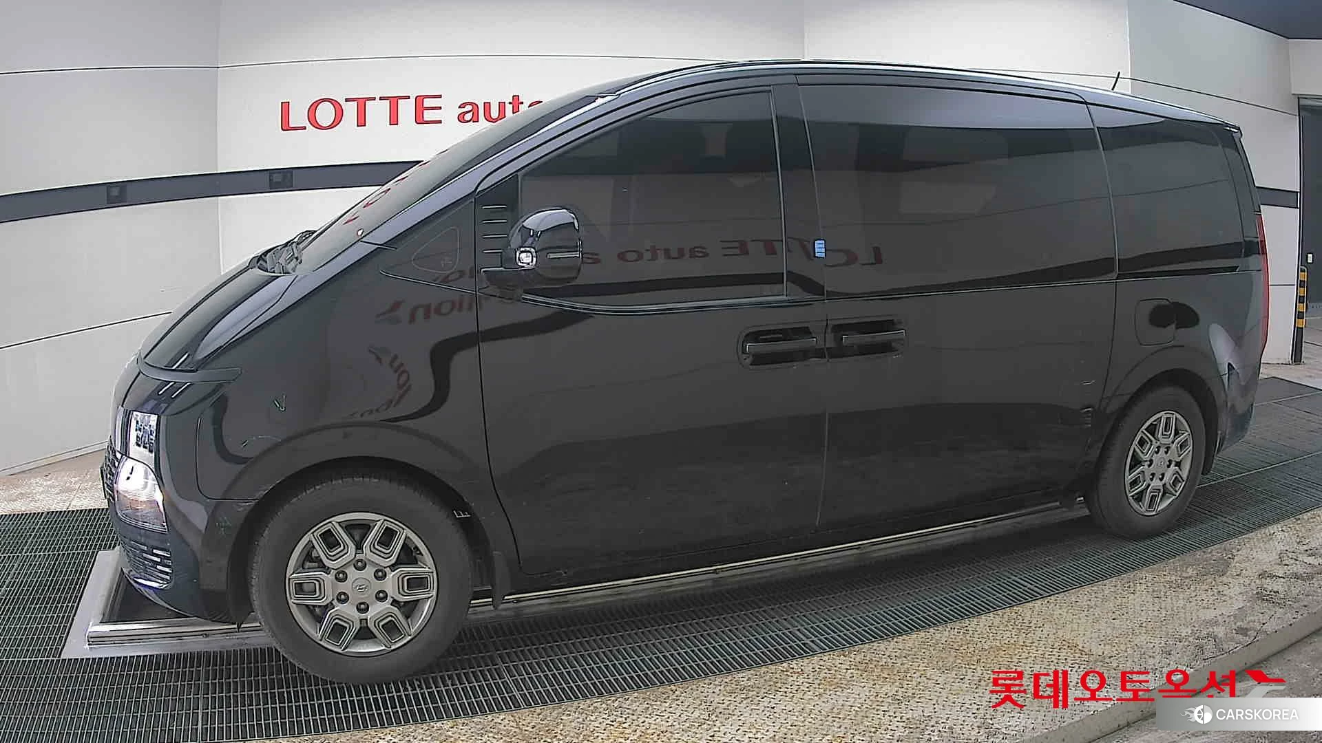 Hyundai Staria 2023 Abyss Black Pearl из Кореи, фото 3