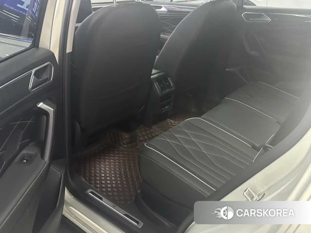 Volkswagen Tiguan L 2022 Шампань из Китая, фото 3