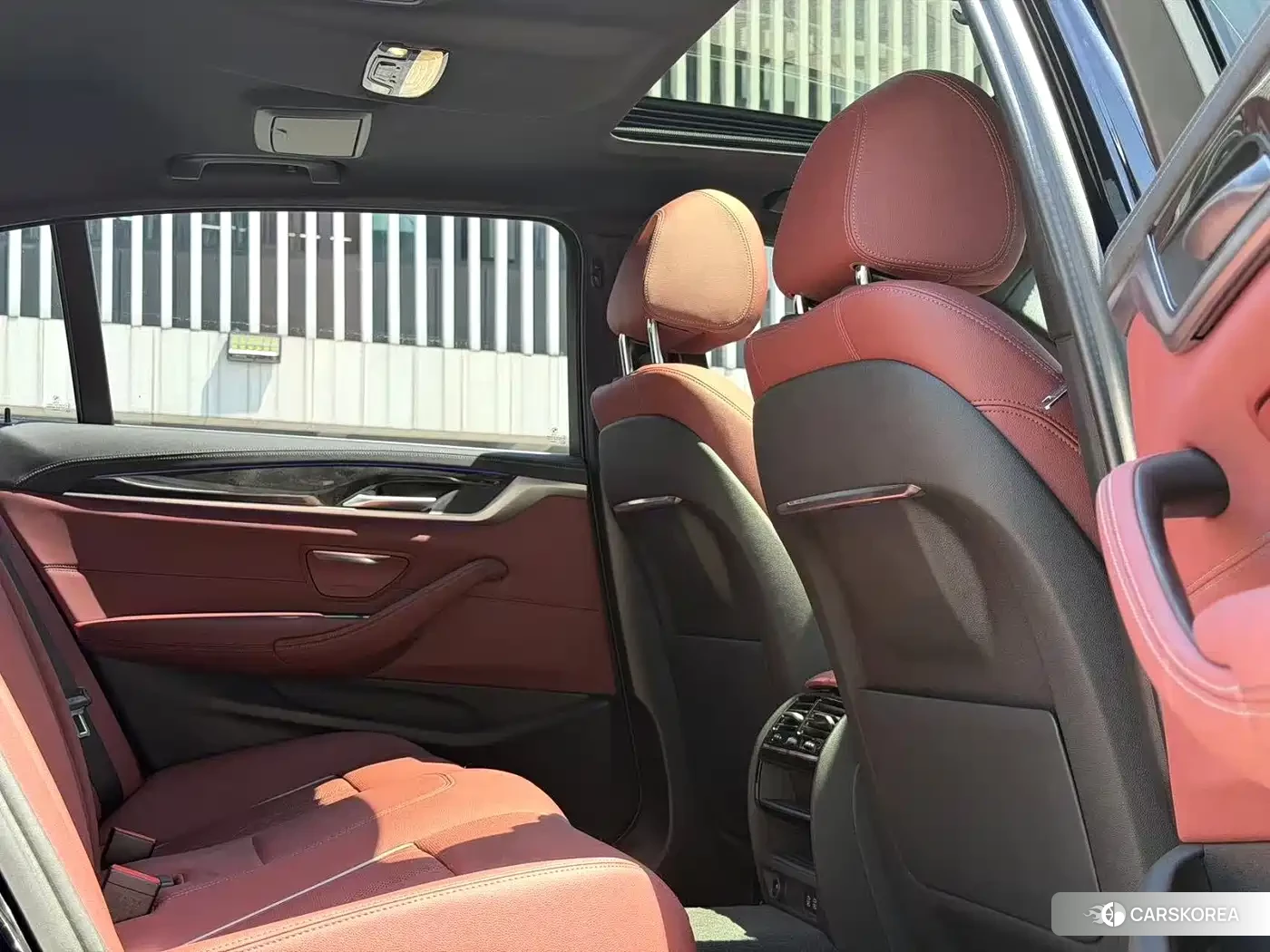 BMW 5 series 2022 Черный из Китая, фото 3