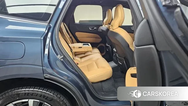 Volvo XC60 second Generation 2022 Синий из Кореи, фото 3