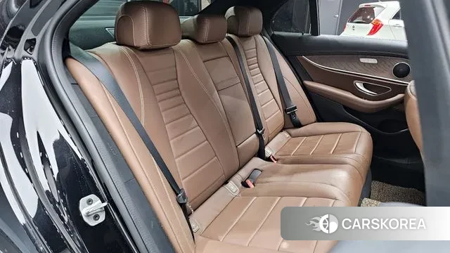 Mercedes-Benz E-Class W213 2023 Черный из Кореи, фото 3