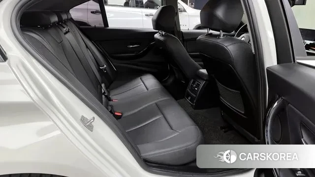 BMW 3 Series (F30) 2018 Белый из Кореи, фото 3