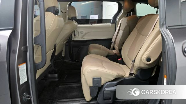Toyota Sienna 4th Generation 2023 Серый из Кореи, фото 3