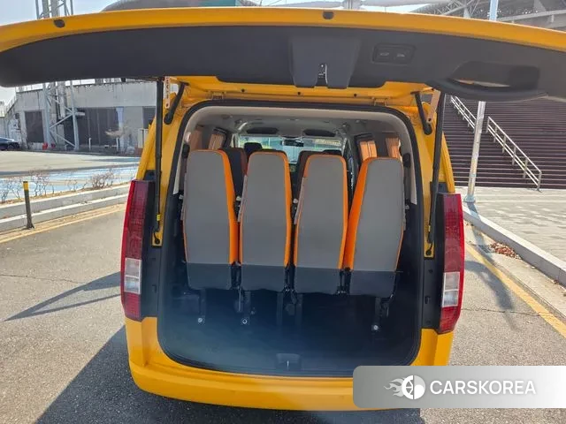 Hyundai Staria 2022 Желтый из Кореи, фото 3