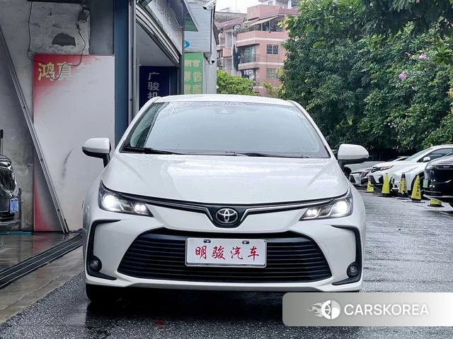 Toyota Corolla 2024 Белый из Китая, фото 3