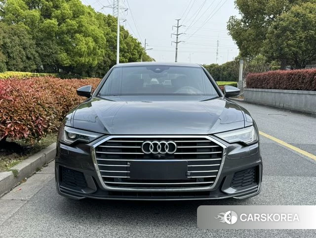 Audi A6L 2021 Темно-серый из Китая, фото 3