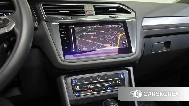Volkswagen Tiguan Allspace 2022 Белый из Кореи, фото 3