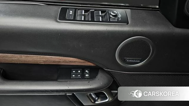 Land Rover Discovery 5 2018 Черный из Кореи, фото 3