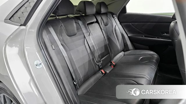 Hyundai The New Avante (CN7) 2024 Серебристо-серый из Кореи, фото 3