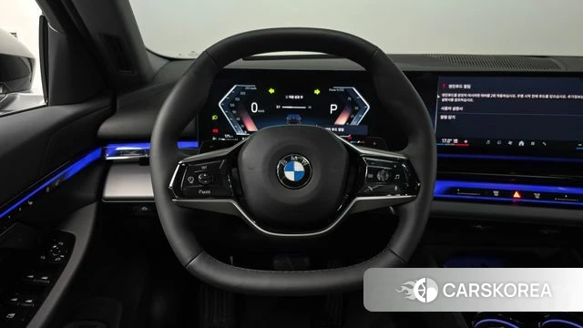 BMW 5 Series (G60) 2025 Черный из Кореи, фото 3