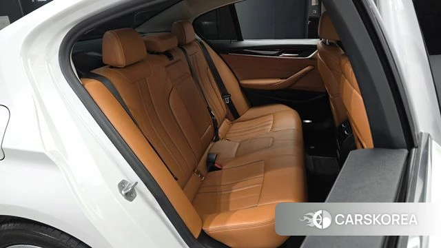 BMW 5 Series (G30) 2021 Белый из Кореи, фото 3