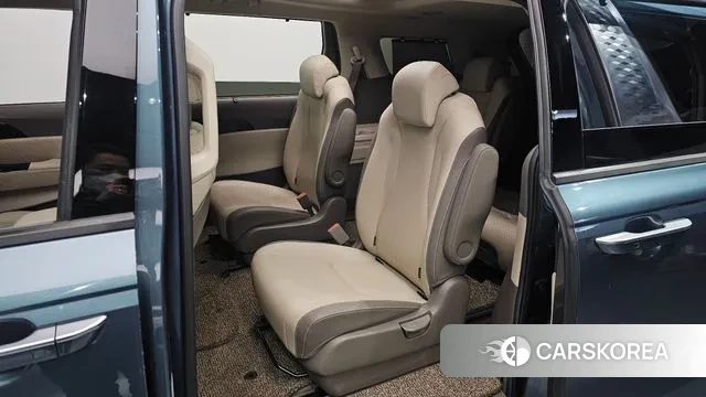 Kia Carnival 4th generation 2020 Светло-серебряный цвет из Кореи, фото 3