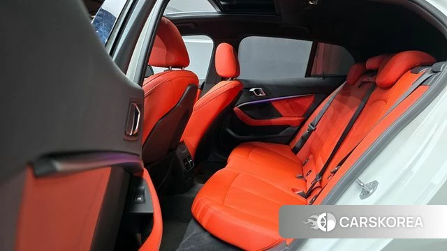 BMW 1 Series (F40) 2021 Белый из Кореи, фото 3