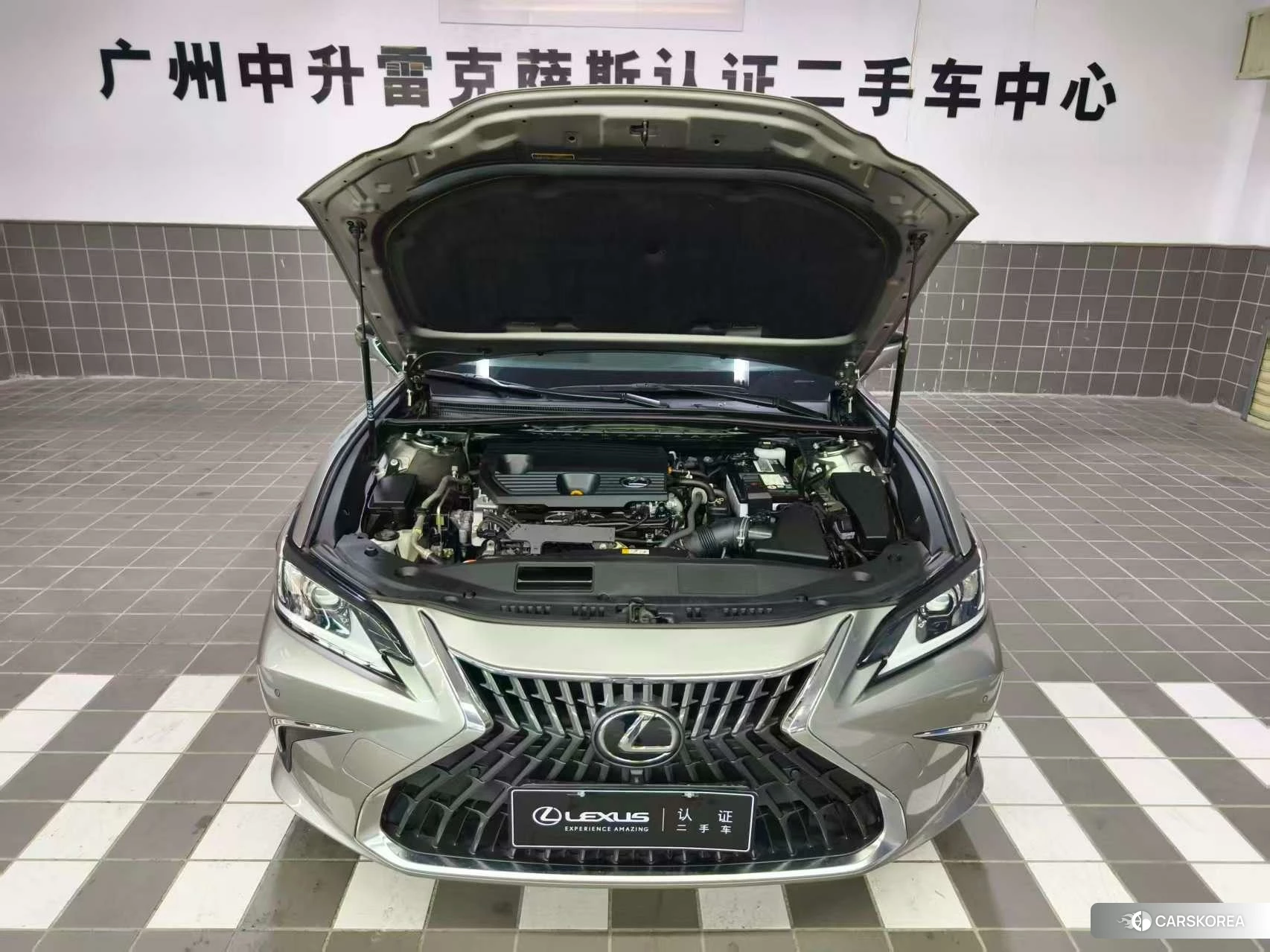 Lexus ES 2021 Серебристо-серый из Китая, фото 3