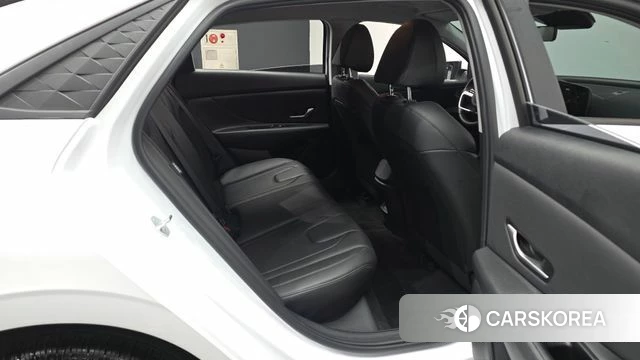 Hyundai The New Avante (CN7) 2023 Белый из Кореи, фото 3