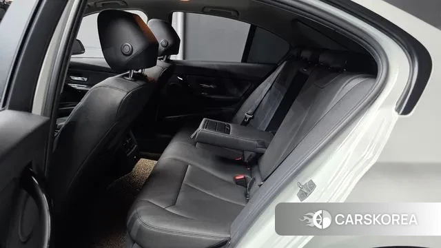 BMW 3 Series (F30) 2018 Белый из Кореи, фото 3