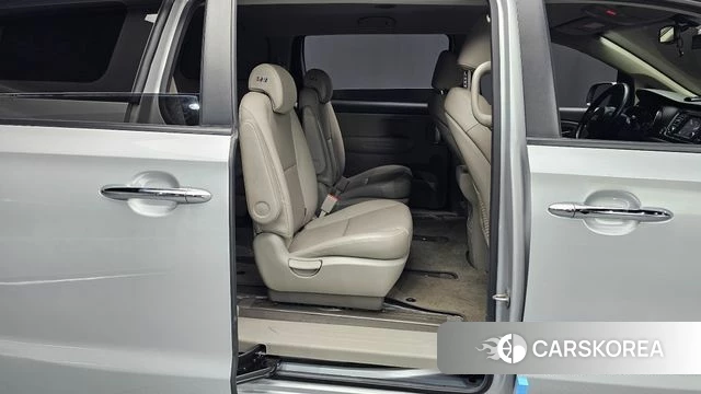 Kia The New Carnival 2018 Серебряный из Кореи, фото 3