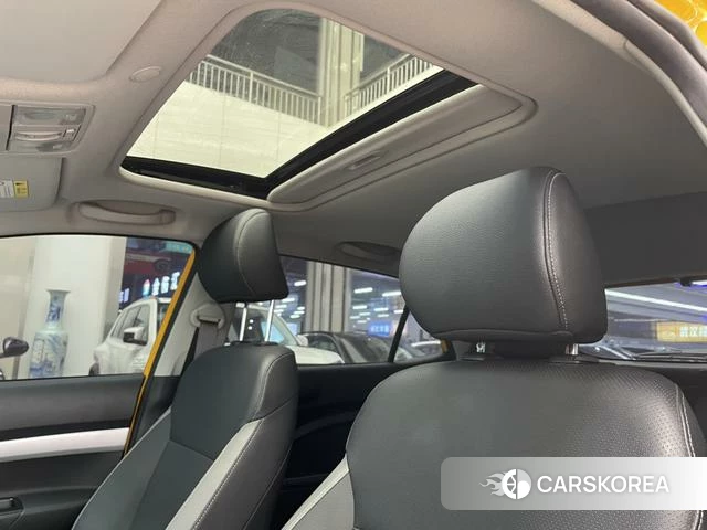 Kia Yi Ran 2023 Желтый из Китая, фото 3