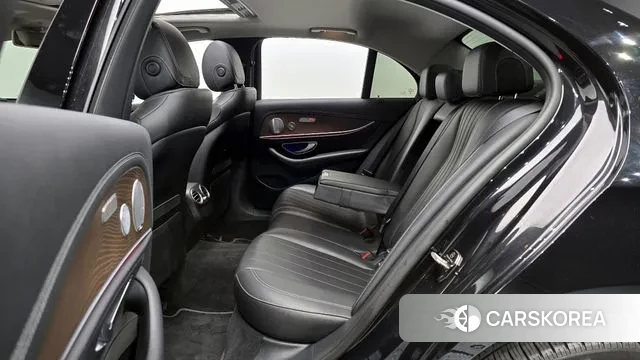 Mercedes-Benz E-Class W213 2018 Черный из Кореи, фото 3