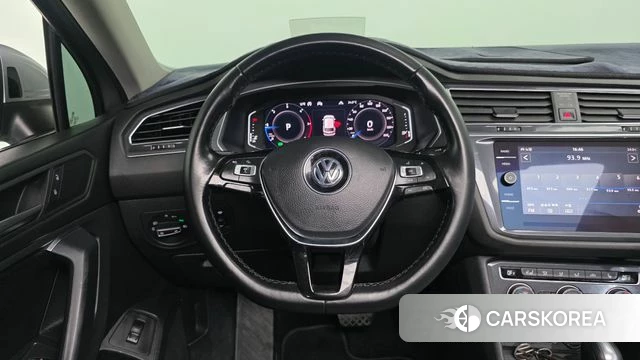 Volkswagen Tiguan Allspace 2020 Серебряный из Кореи, фото 3