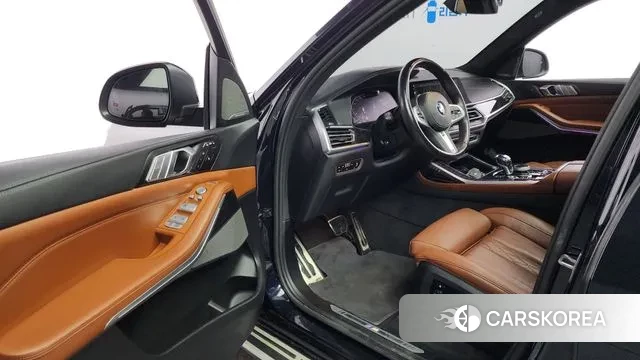 BMW X7 (G07) 2022 Черный из Кореи, фото 3