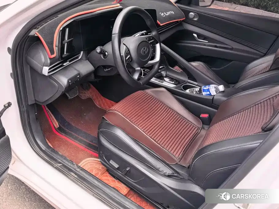 Hyundai Elantra 2023 Белый из Китая, фото 3