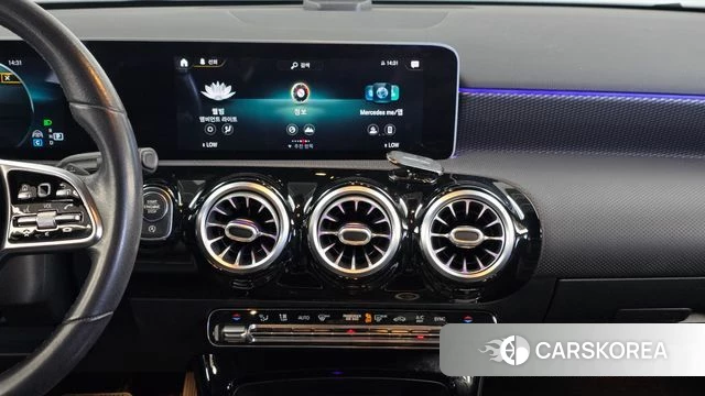 Mercedes-Benz A-Class W177 2020 Белый из Кореи, фото 3