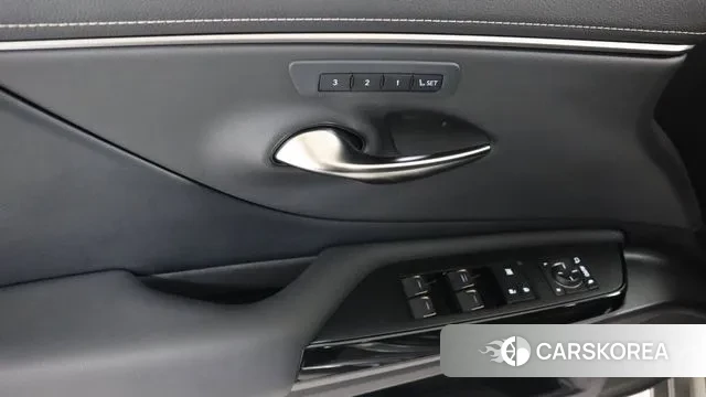 Lexus ES300h 7th generation 2025 Серебристо-серый из Кореи, фото 3