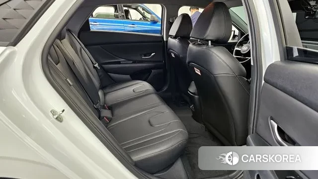 Hyundai The New Avante (CN7) 2023 Белый из Кореи, фото 3