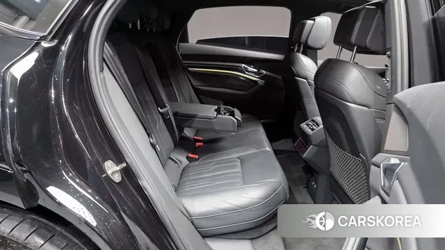 Audi e-Tron 2022 Черный из Кореи, фото 3