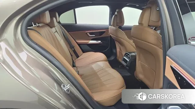 Mercedes-Benz E-Class W214 2025 Коричневый из Кореи, фото 3