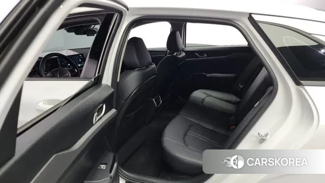 Kia The New K5 Hybrid 3rd generation 2023 Белый из Кореи, фото 3