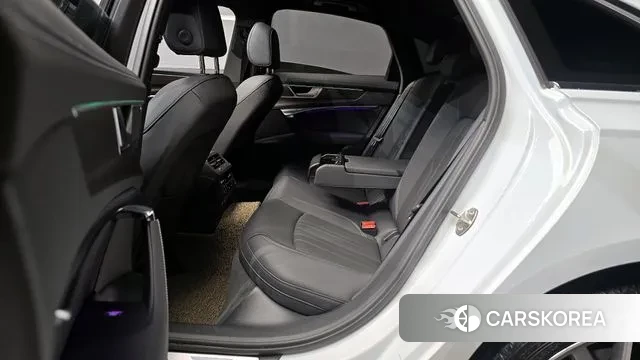 Audi A6 (C8) 2023 Белый из Кореи, фото 3