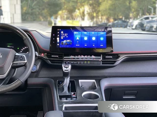 Toyota Saina 2023 Белый из Китая, фото 3