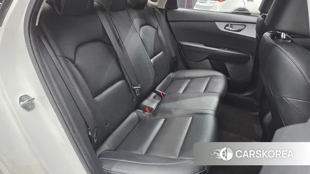 Kia The New K3 2nd generation 2021 Белый из Кореи, фото 3