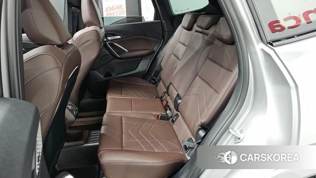 BMW X1 (U11) 2025 Серебристо-серый из Кореи, фото 3