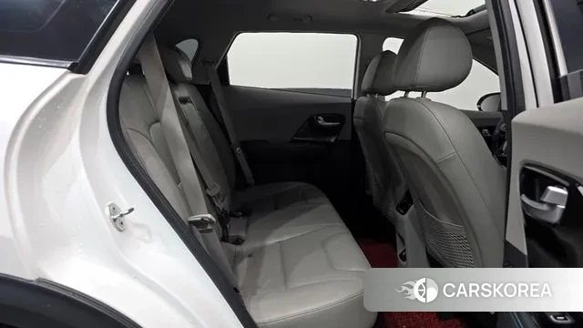 Kia Niro 2018 Белый из Кореи, фото 3