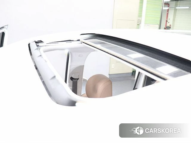Hyundai Staria 2025 Белый из Кореи, фото 3