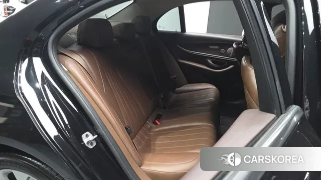 Mercedes-Benz E-Class W213 2019 Черный из Кореи, фото 3