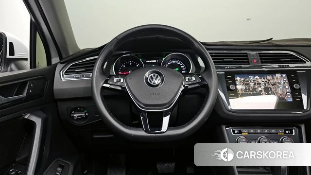 Volkswagen Tiguan second Generation 2020 Белый из Кореи, фото 3